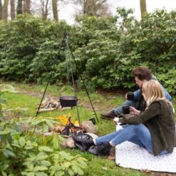 Esschert Design - Driepoot Met Ketting - Haardvuur Accessoires - Staal - Zwart -Keuken Grill Promotie 1200x1200 59