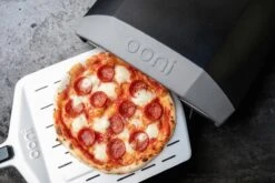 Ooni Pizzaschep Aluminium - Perforated Pizza Peel 12 Inch -Keuken Grill Promotie 1200x800 63