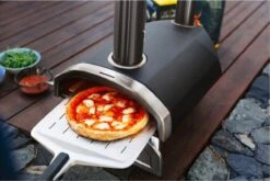 Ooni Fyra 12 Houtpellets Gestookte Pizzaoven -Keuken Grill Promotie 1200x801 2