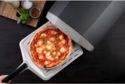 Ooni Pizzaschep Aluminium - Perforated Pizza Peel 12 Inch -Keuken Grill Promotie 1200x806 2
