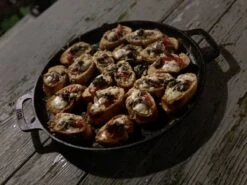 Valhal Outdoor Skillet / Plancha / Koekenpan - Gietijzer - Diameter 35cm, Twee Handvatten, VH35F -Keuken Grill Promotie 1200x900 46