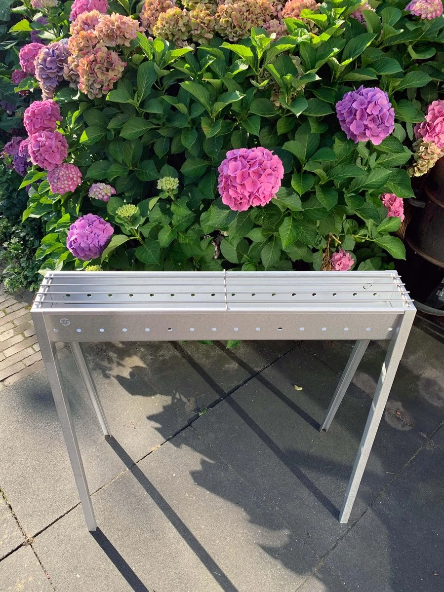 Spiedini Saté-bbq Bali 80 - Saté Houtskoolbarbecue Met Horizontaal Rooster - 80 Cm Lang, 11 Cm Breed - Materiaal: Gealuminiseerd Ijzer 17 Spiedini Saté-bbq Bali 80 - Saté Houtskoolbarbecue Met Horizontaal Rooster - 80 Cm Lang, 11 Cm Breed - Materiaal: Gealuminiseerd Ijzer - Afbeelding 17